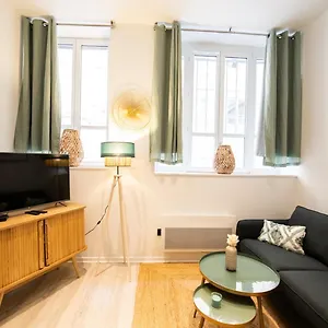 https://la-suite-opera-rdc-joli-studio-refait-a-neuf-hotel-de-ville.hotels-rhonealpes.com